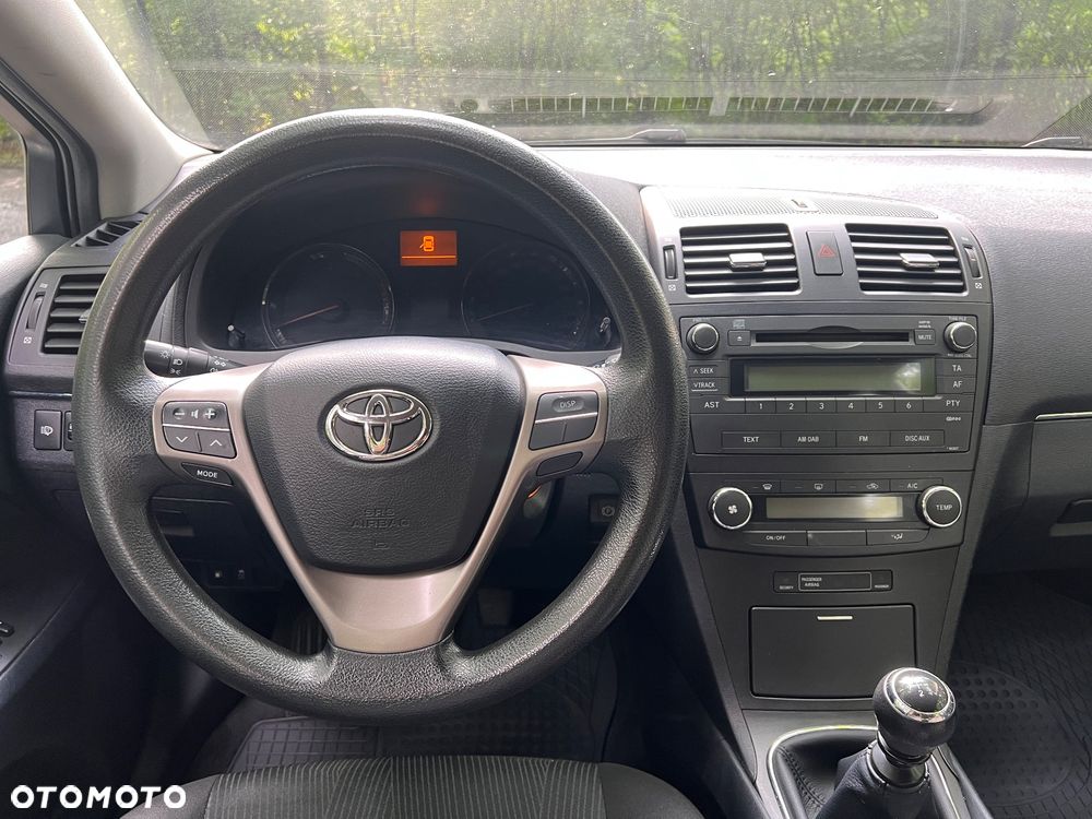 Toyota Avensis - 12