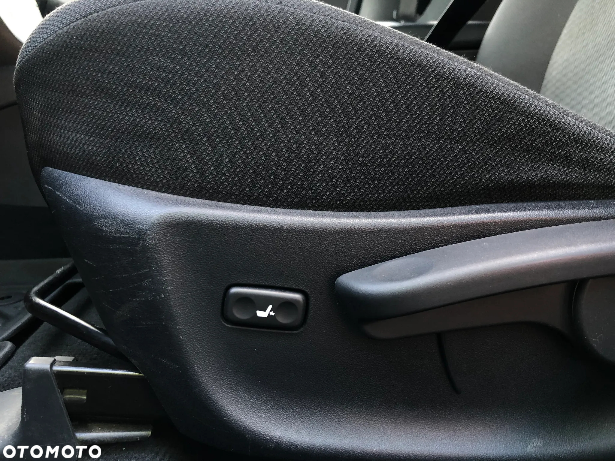 Toyota Avensis Combi 2.0 D-4D - 29