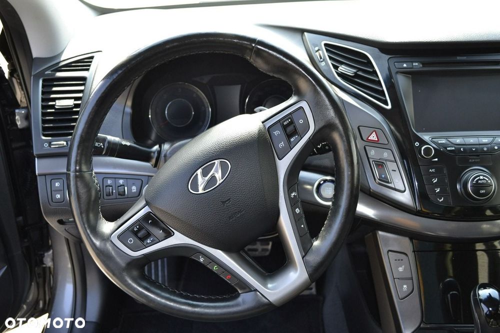 Hyundai i40 Kombi 1.7 CRDi DCT Premium - 19