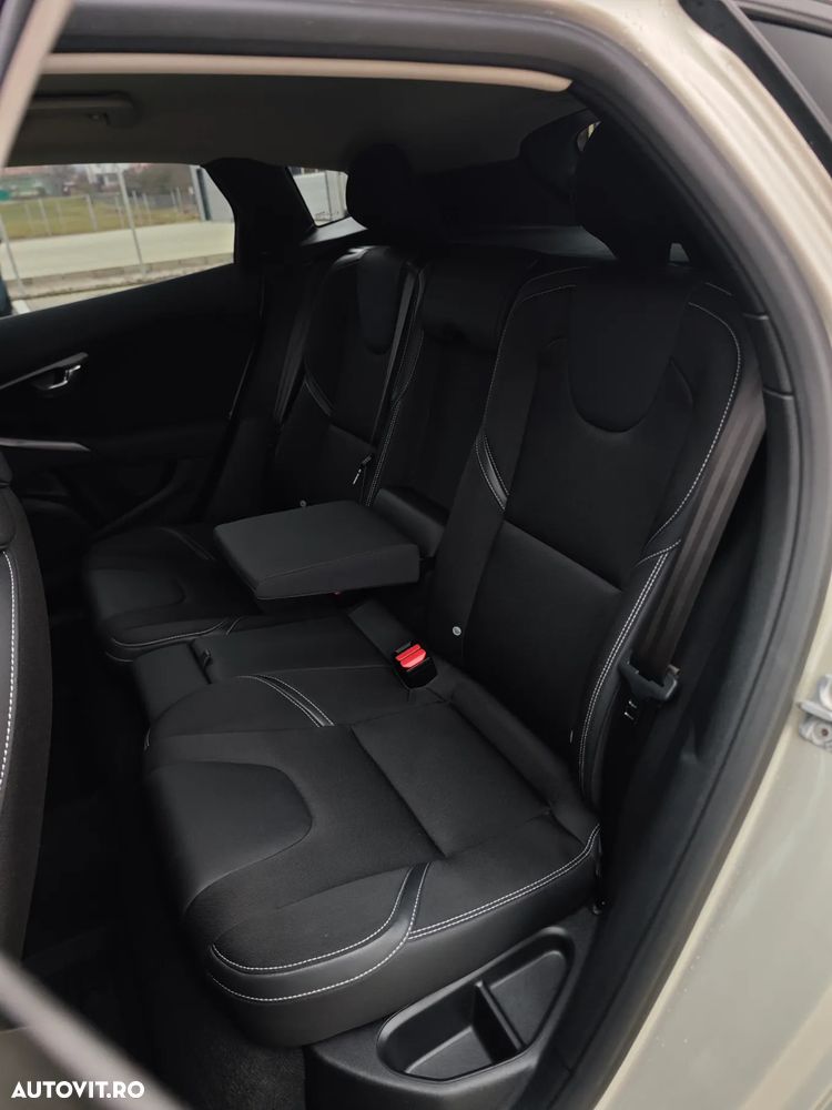 Volvo V40 D2 Geartronic Linje Svart - 16