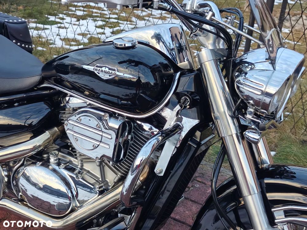 Suzuki Intruder - 9