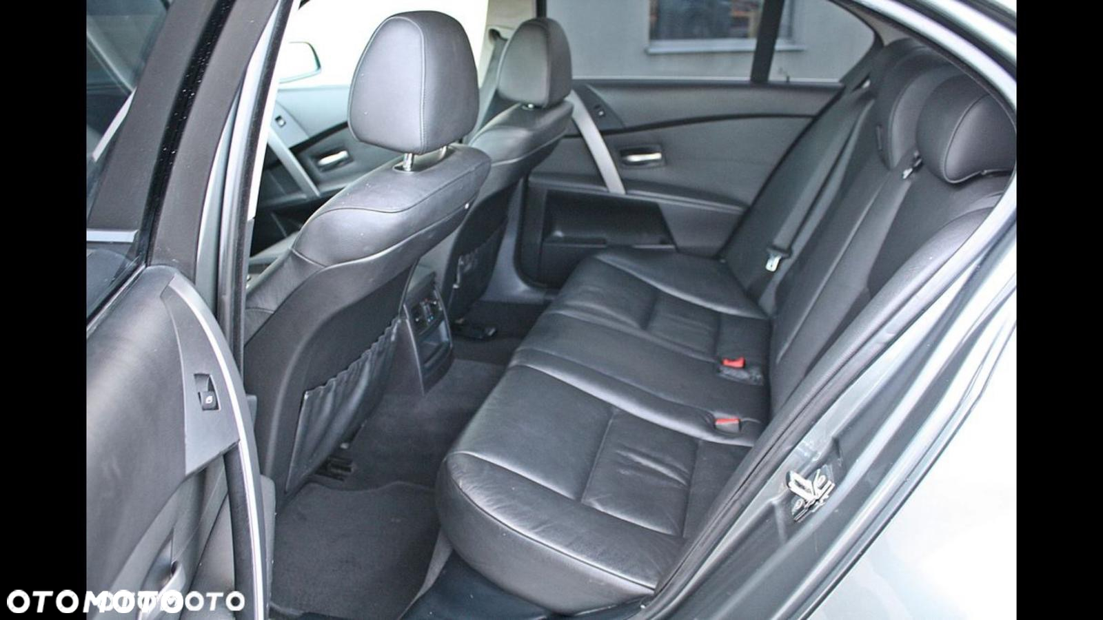 BMW Seria 5 523i - 15