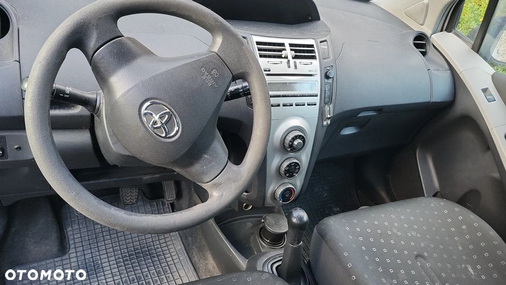 Toyota Yaris 2008 photo 4