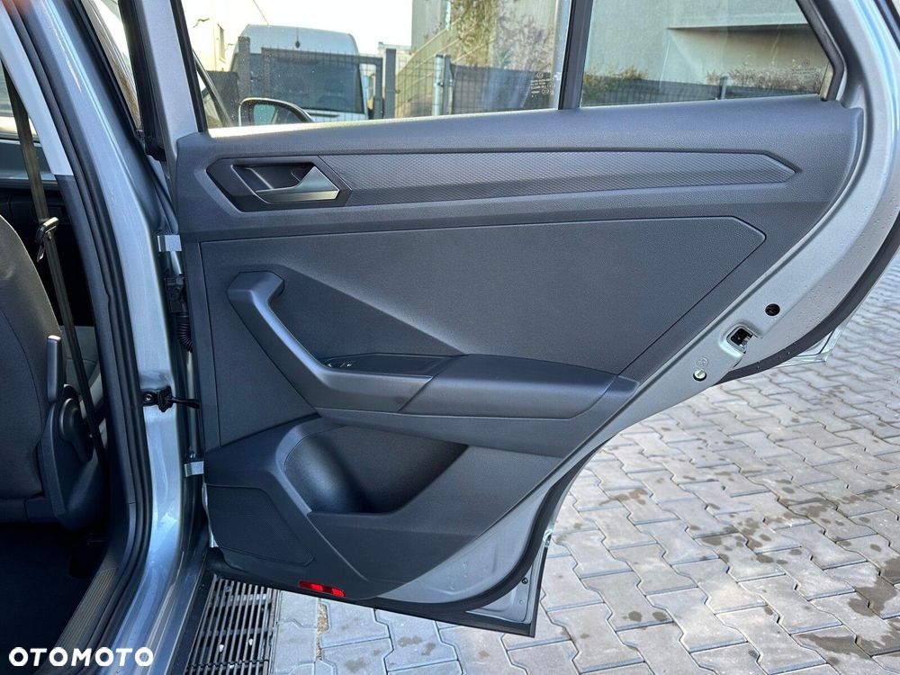 Volkswagen T-Roc - 16