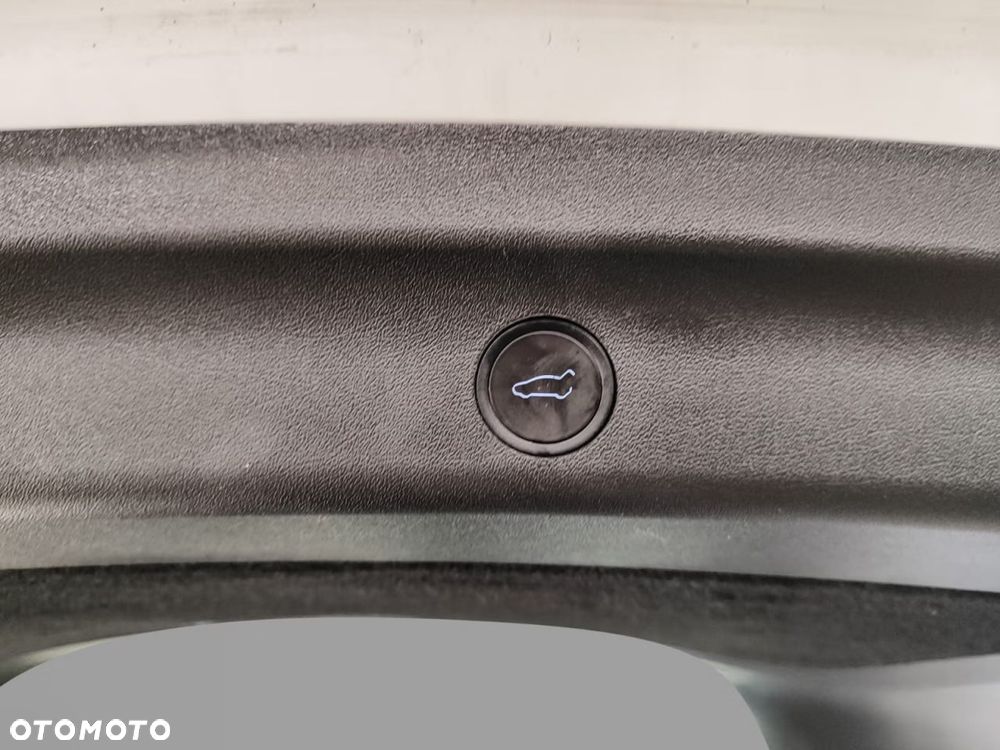 Tesla Model Y Performance Dual Motor AWD - 36