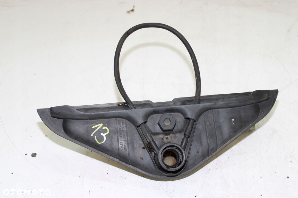 ZBIORNICZEK WYRÓWNAWCZY PŁYNU WODY BMW E32 E34 M30 M70 - 1