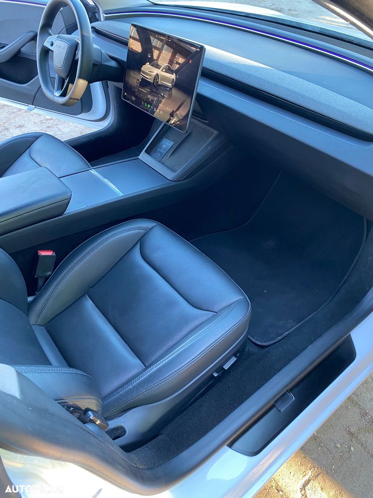 Tesla Model 3 RWD - 10