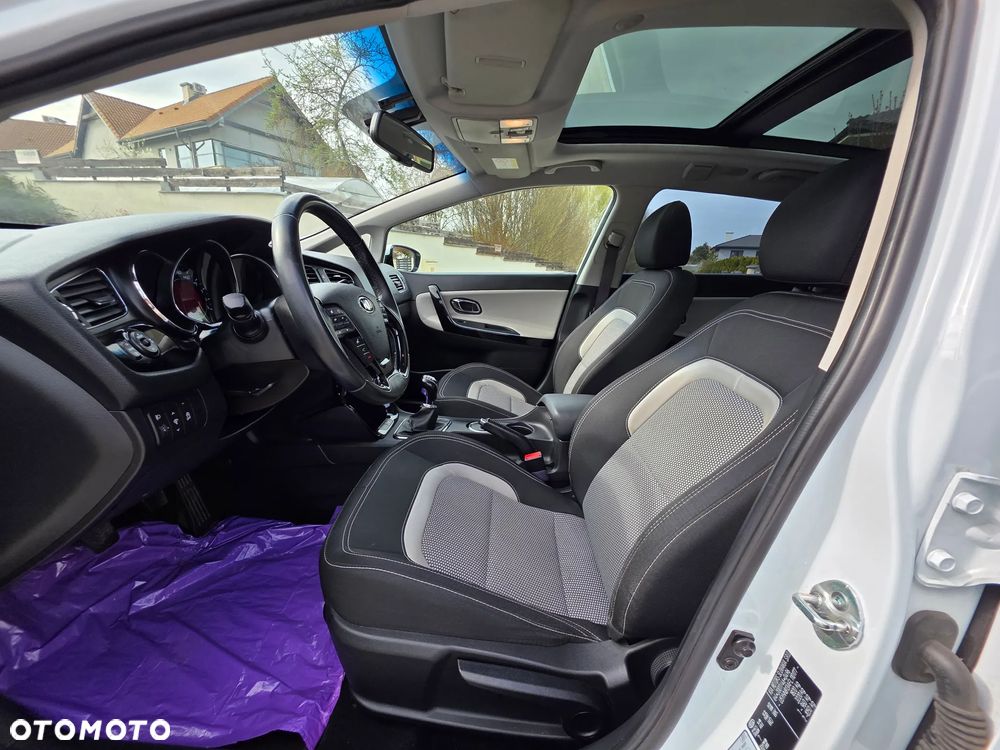 Kia Ceed 1.6 GDI Fifa World Cup Edition - 23