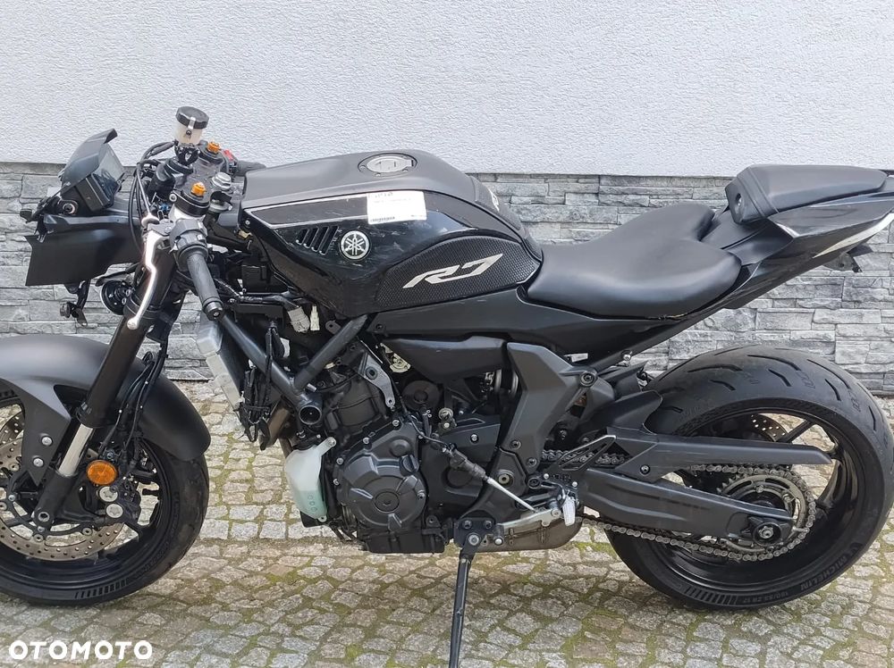 Yamaha R7 - 23