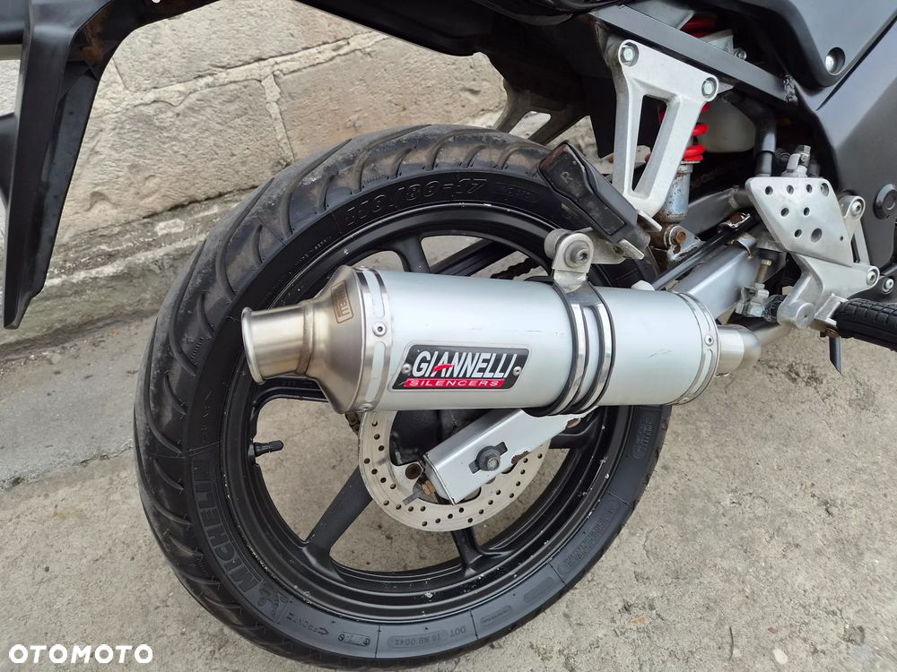 Honda CBR - 6