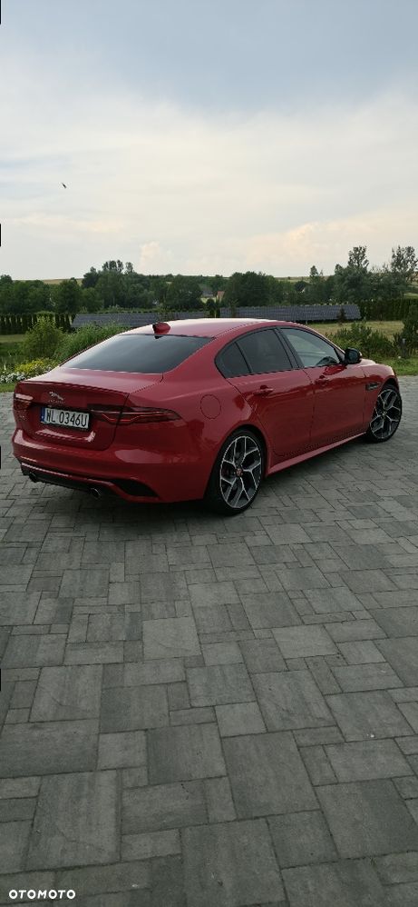Jaguar XE - 3