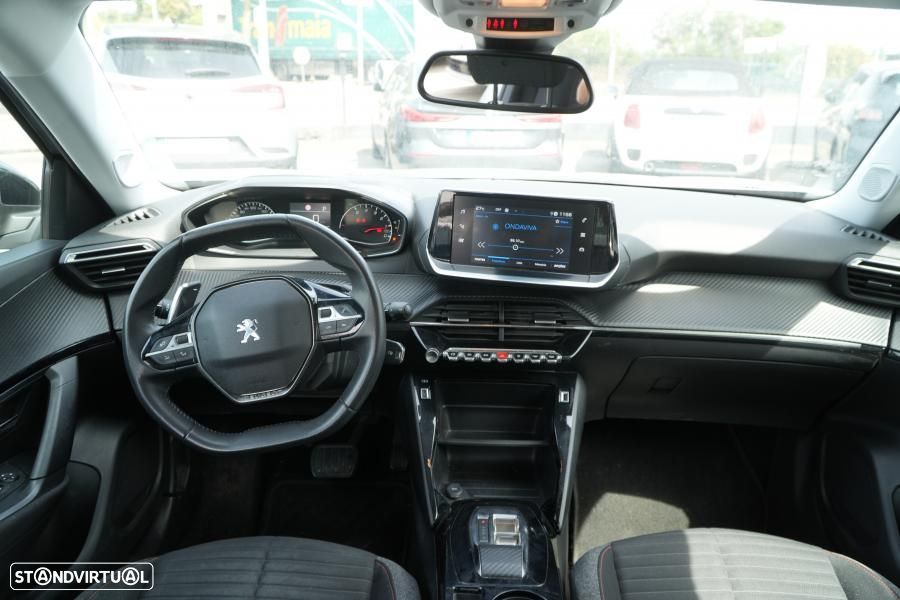 Peugeot 2008 1.2 PureTech Active EAT8 - 7