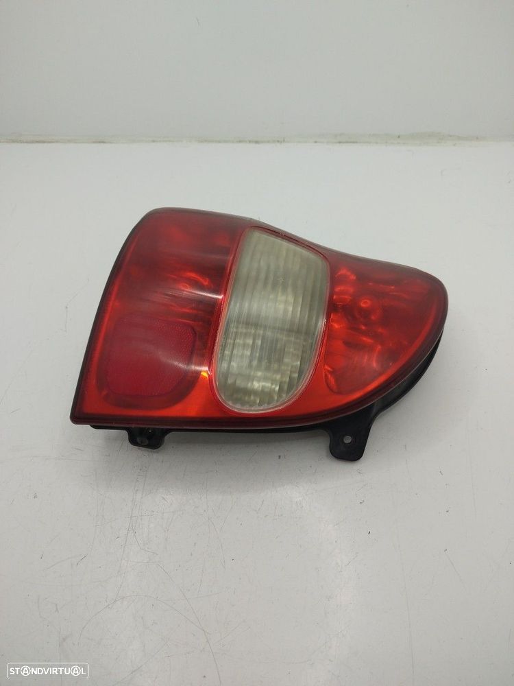 Farolim Stop Esq Kia Carnival Ii (Gq) - 2