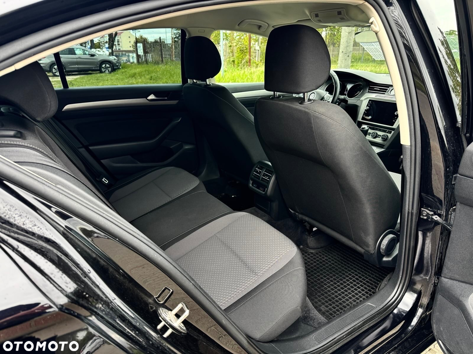 Volkswagen Passat 2.0 TDI SCR Comfortline - 8