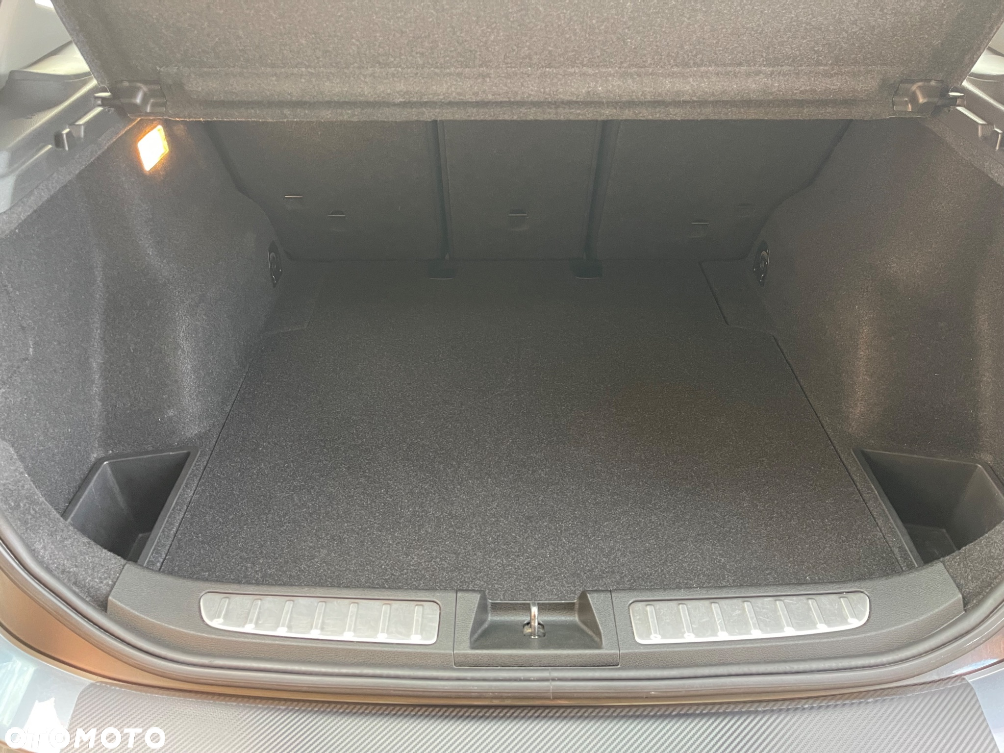 BMW X1 xDrive20i Sport Line - 8