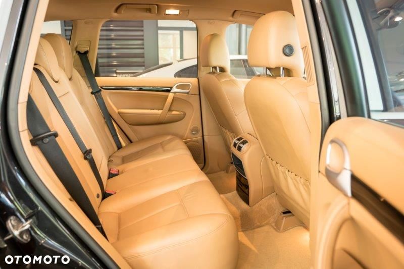 Porsche Cayenne - 8