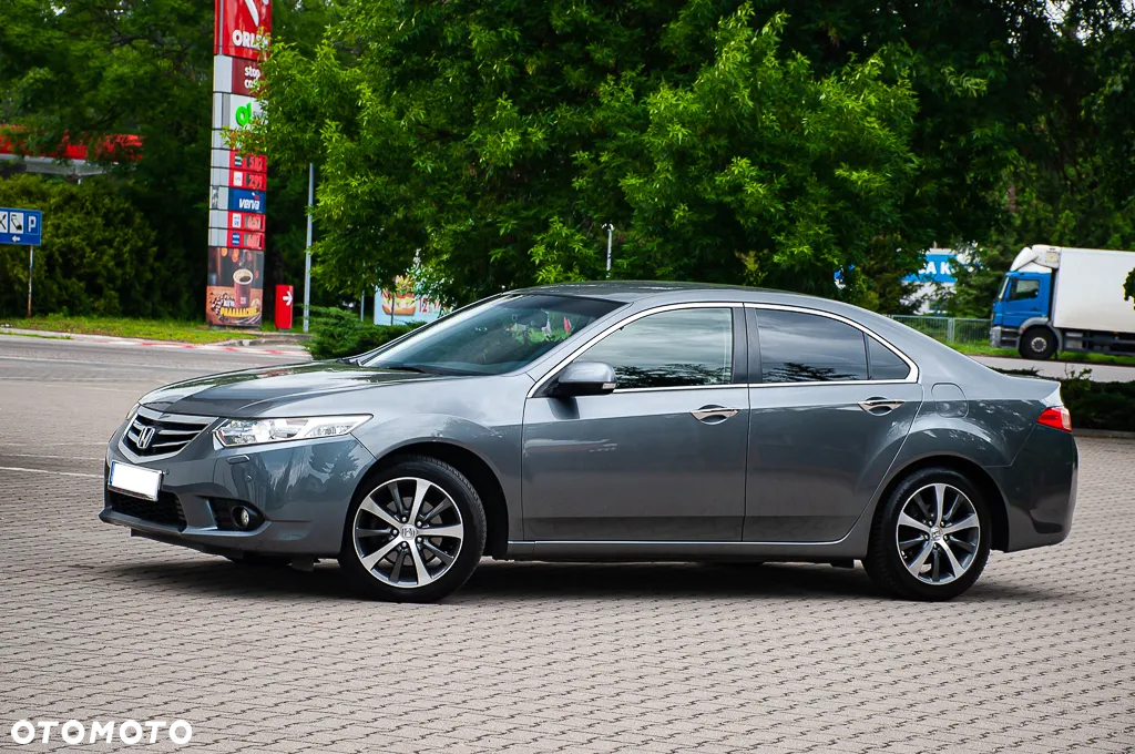 Honda Accord 2.0 Executive - 11