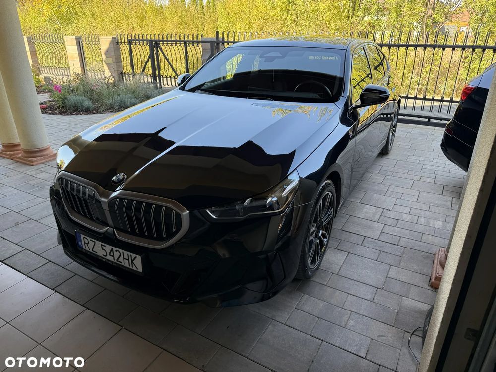 BMW 5 2025 photo 3