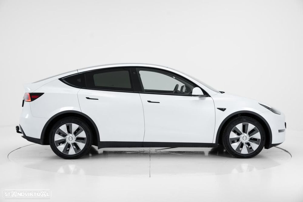 Tesla Model Y Long Range Dual Motor AWD - 3