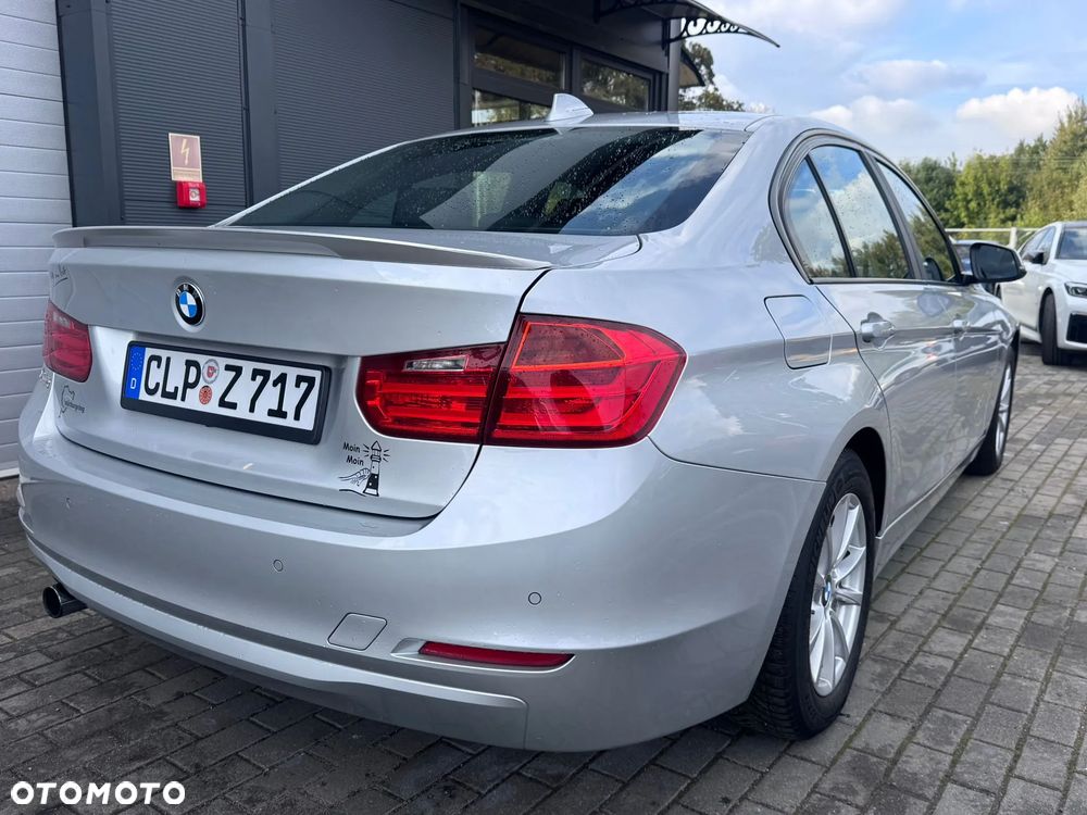 BMW Seria 3 316d Sport Line - 23