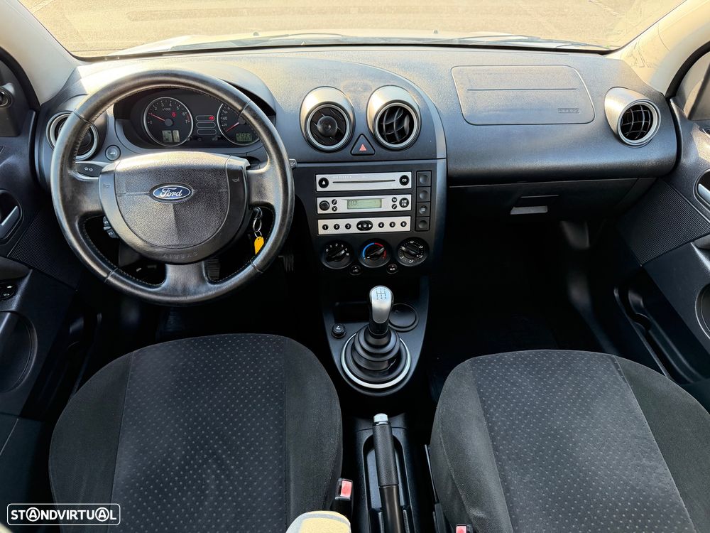 Ford Fiesta 1.25 Ghia - 6