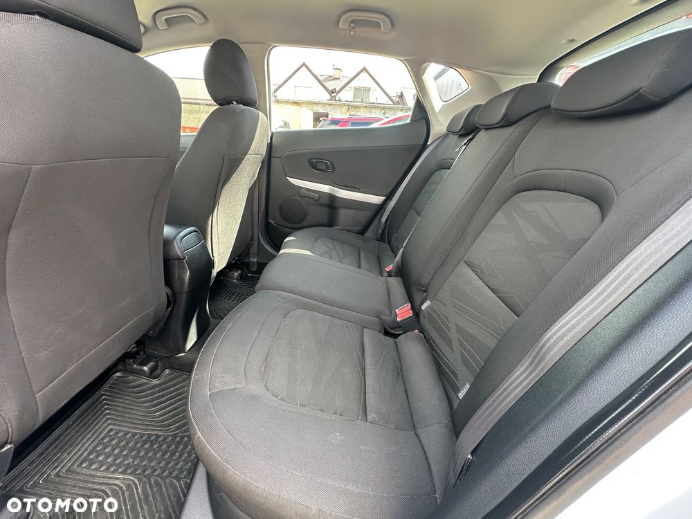 Kia Ceed - 6