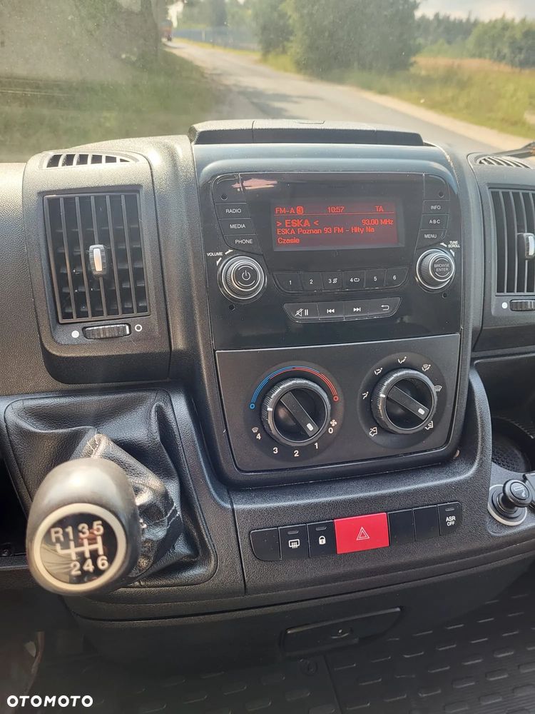 Fiat Ducato 2016r 2.3 JTD 130KM Izoterma Chłodnia Food Truck Sklep HAKI na mięso półki Mroźnia Agregat - 25