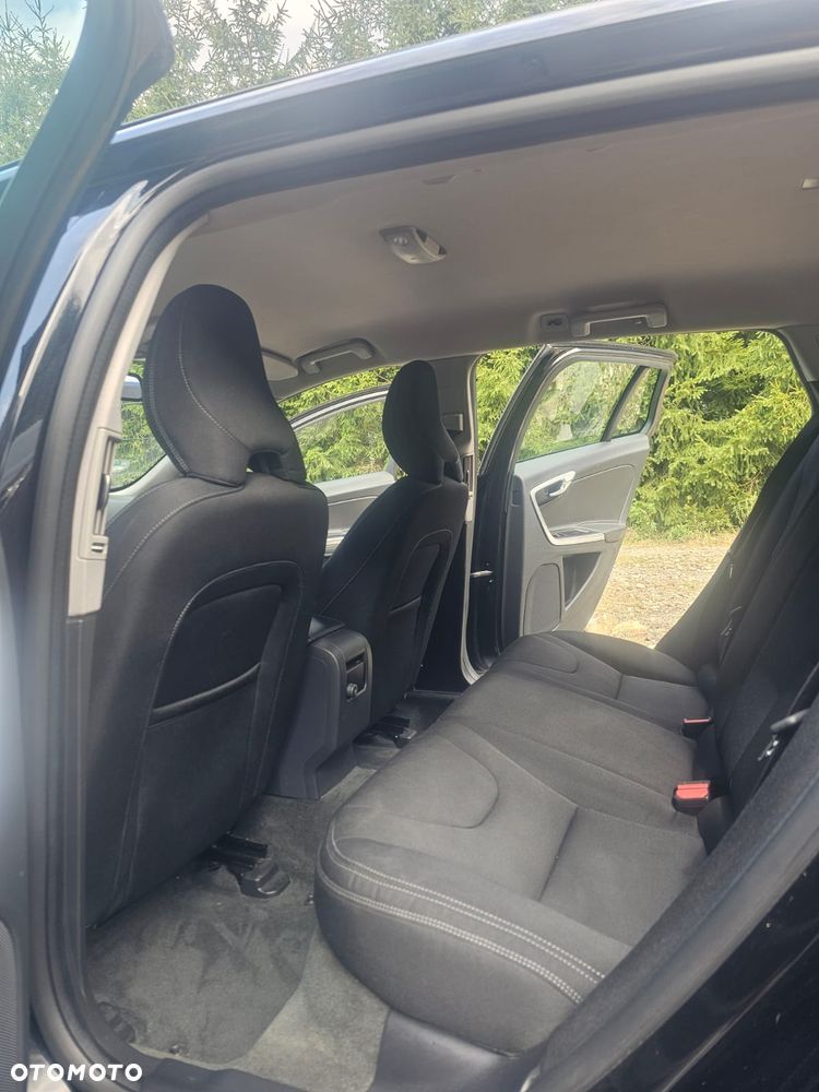 Volvo V60 D2 Drive-E Momentum - 11