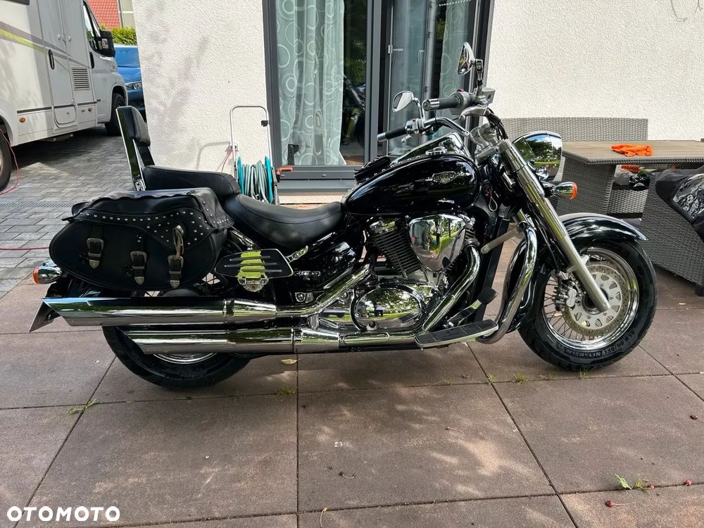 Suzuki Intruder - 1