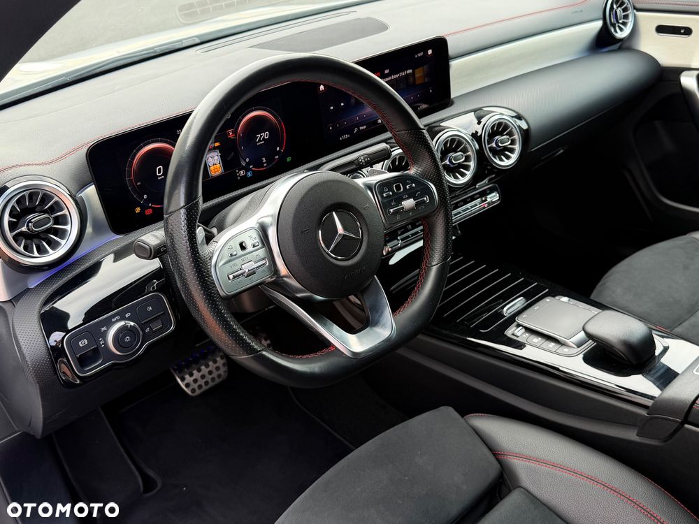 Mercedes-Benz CLA 200 7G-DCT AMG Line - 24