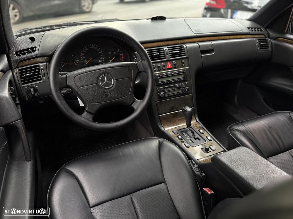 Mercedes-Benz E 300 TD Classic - 5