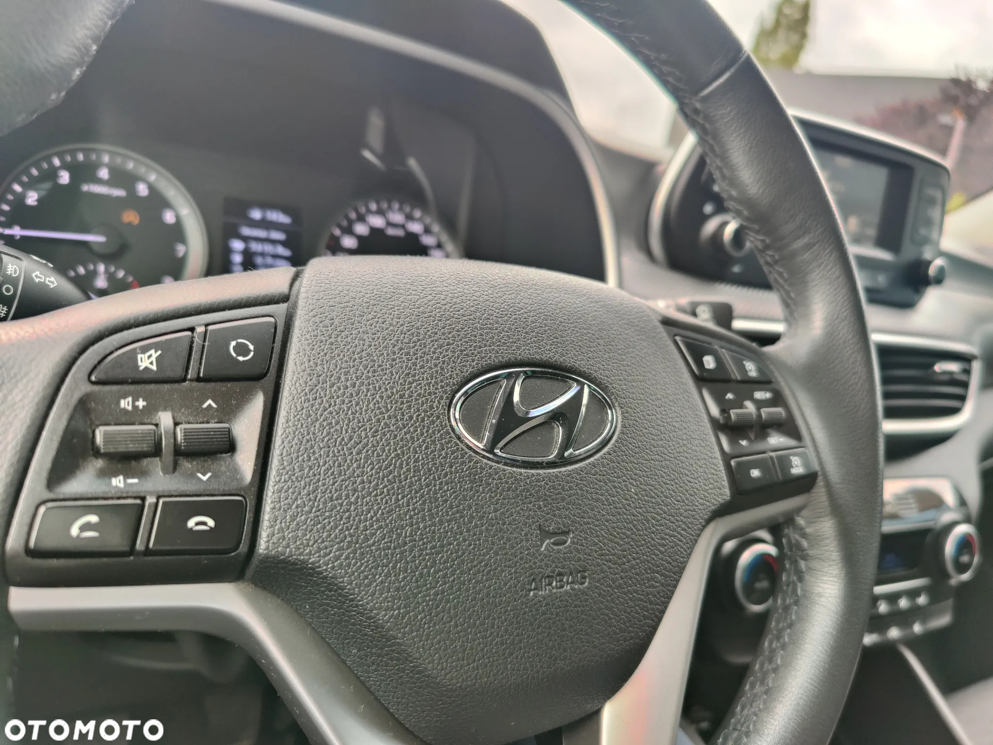 Hyundai Tucson 1.6 GDI BlueDrive Comfort 2WD - 19
