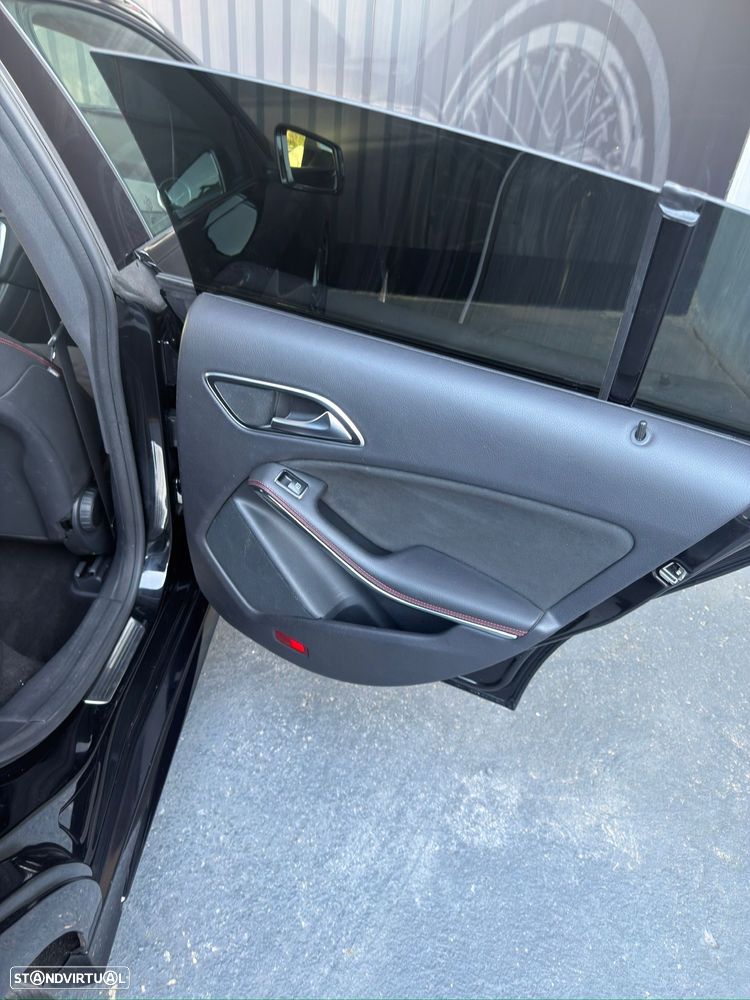Mercedes-Benz CLA 220 d Shooting Brake AMG Line Aut. - 28