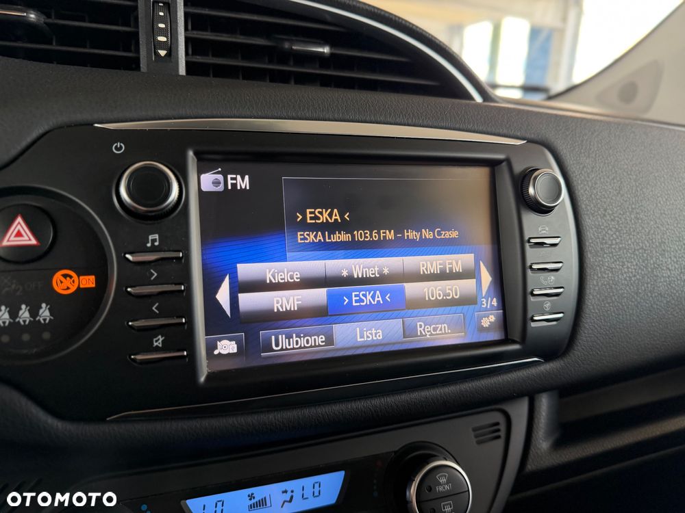 Toyota Yaris Hybrid 100 Premium - 26