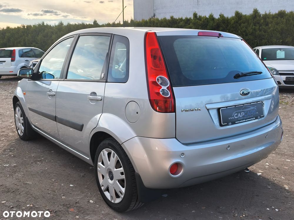 Ford Fiesta 1.3 Ghia - 4