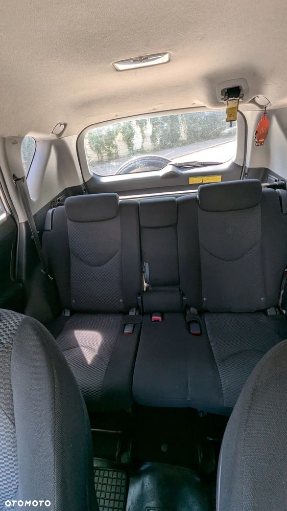 Toyota RAV4 - 10