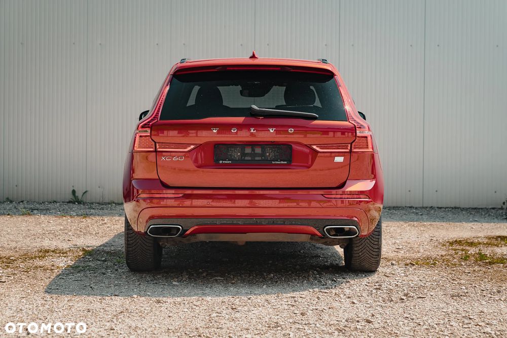 Volvo XC 60 T6 AWD Plug-In Hybrid R-Design - 7