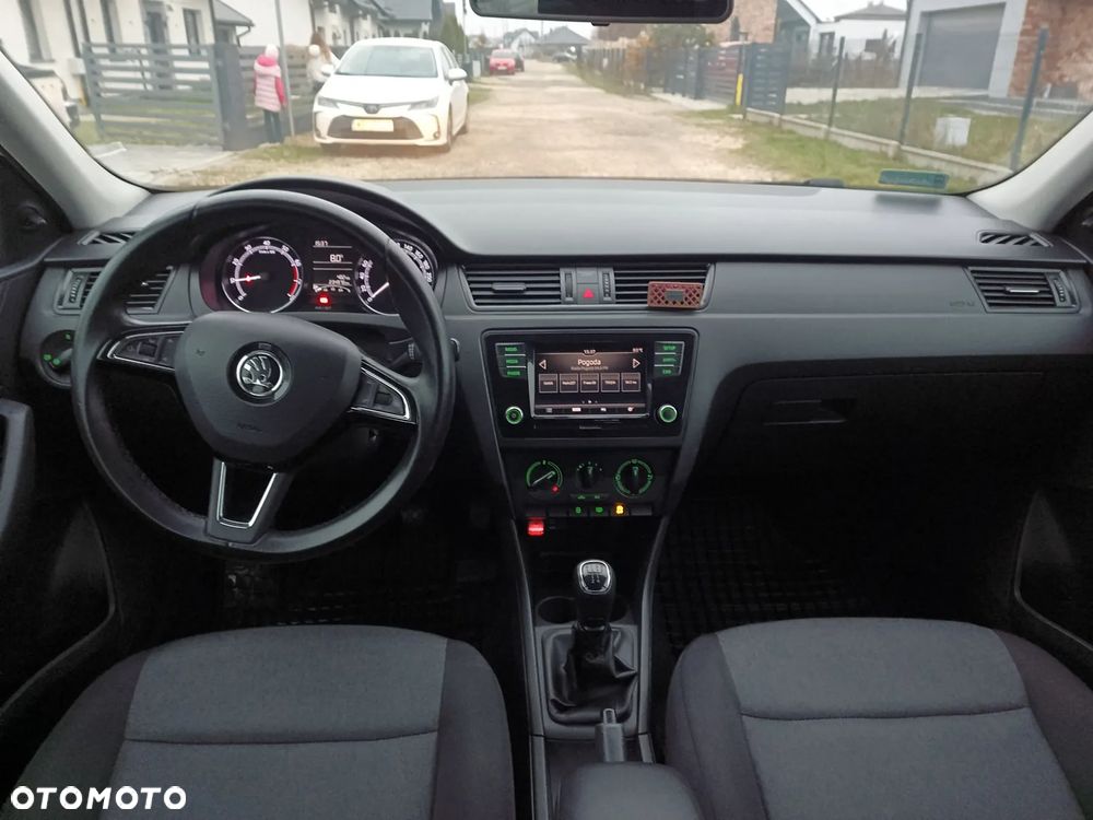 Skoda RAPID 1.0 TSI Active - 26