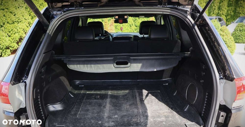 Jeep Grand Cherokee - 24