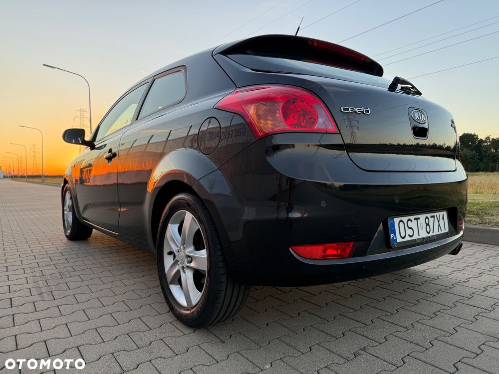Kia ProCeed - 8