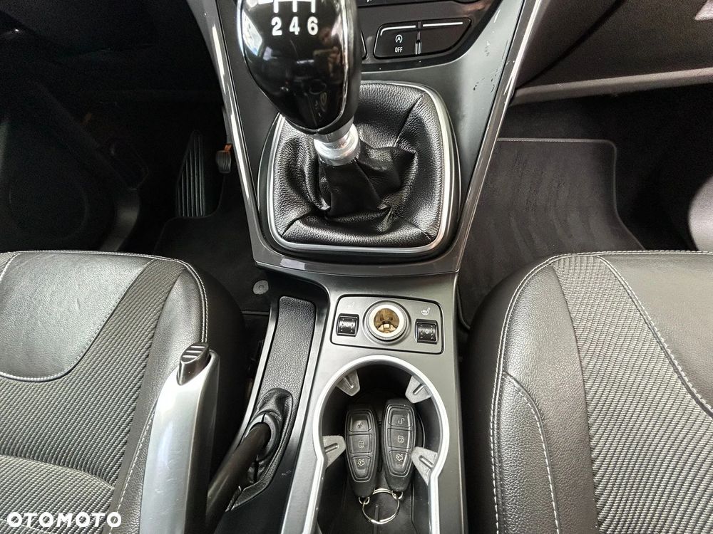 Ford Kuga - 32