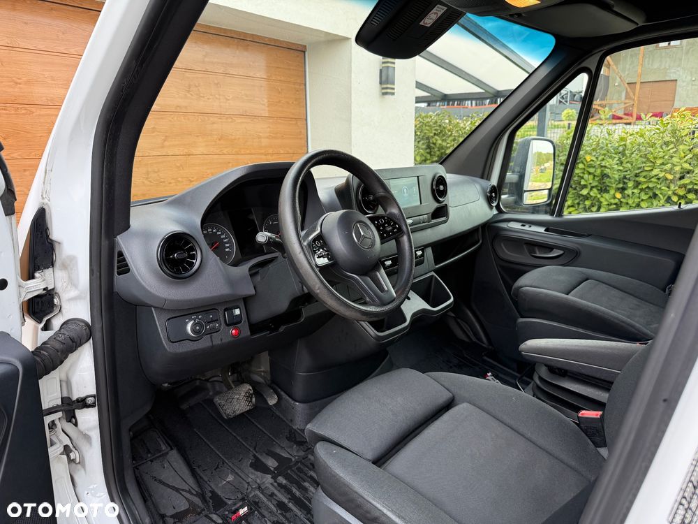 Mercedes-Benz SPRINTER - 22