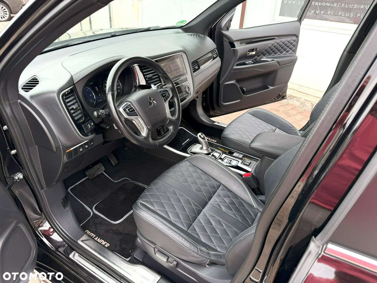 Mitsubishi Outlander PHEV Intense + - 17
