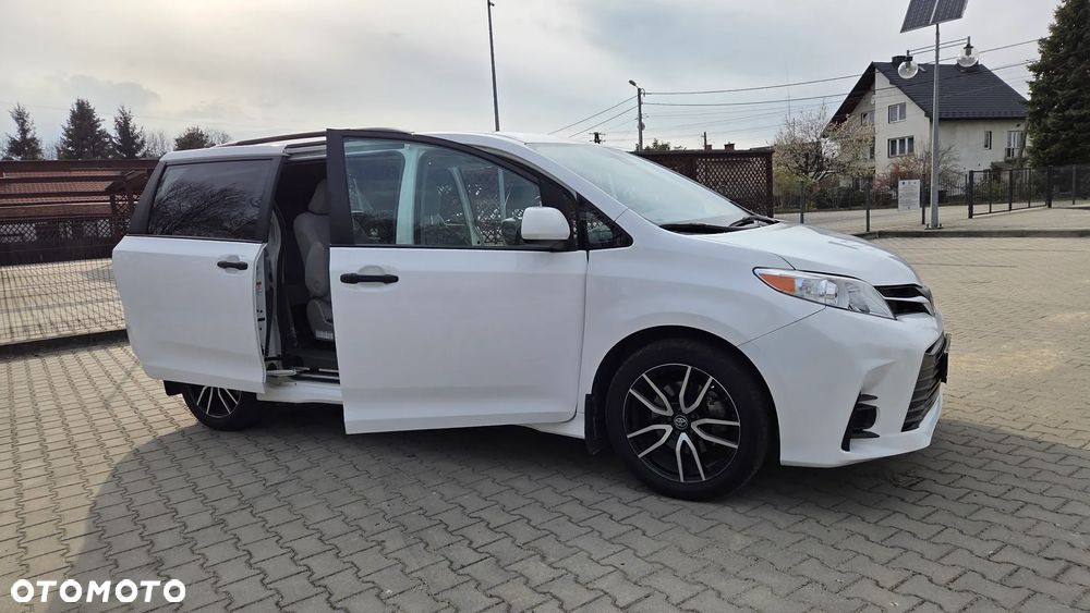 Toyota Sienna - 19