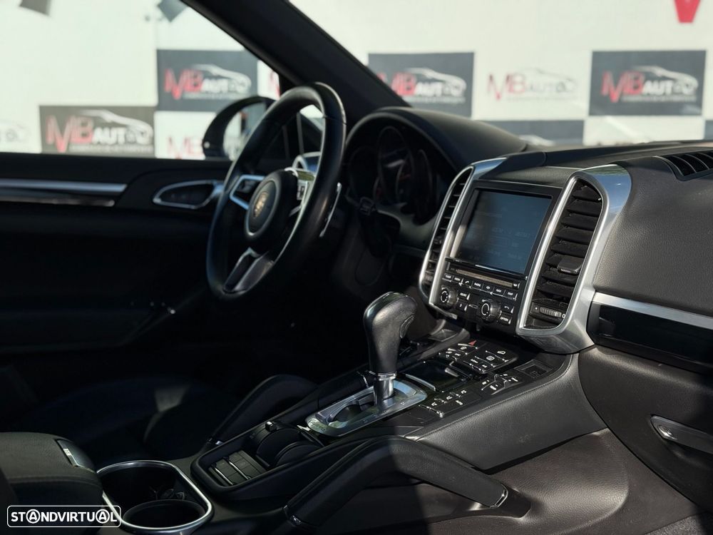 Porsche Cayenne Platinum Edition - 58