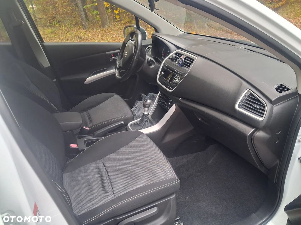 Suzuki SX4 S-Cross 1.6 DDiS 4x4 Comfort - 11
