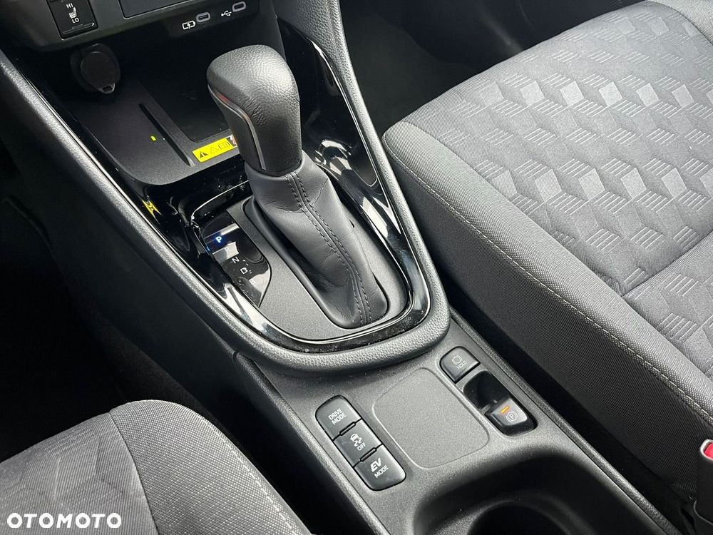 Toyota Yaris Hybrid 1.5 Style - 22