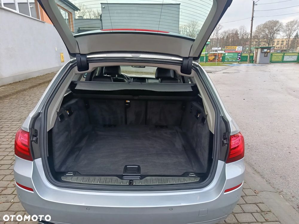 BMW Seria 5 520d xDrive Luxury Line - 28