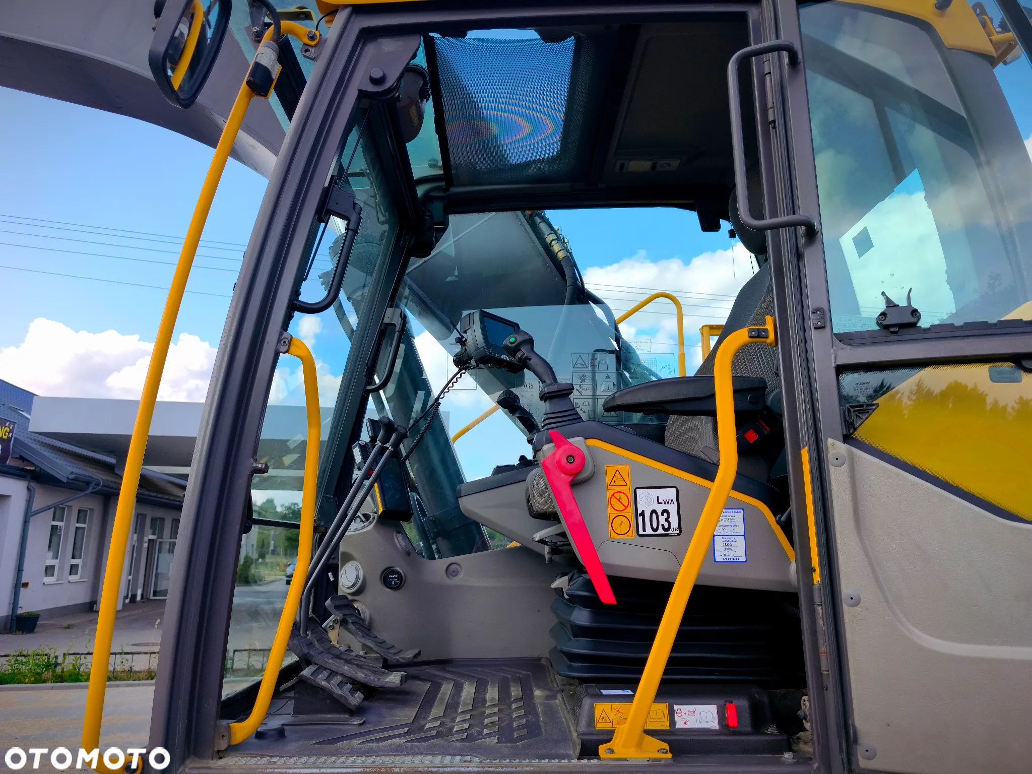 Volvo EC250EL - 17
