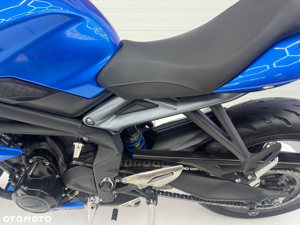 Triumph Street Triple - 11
